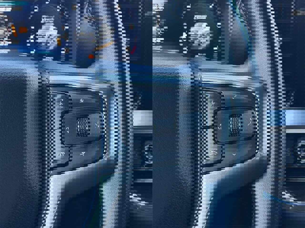 Used 2024 Chevrolet Silverado 1500 LT image 14