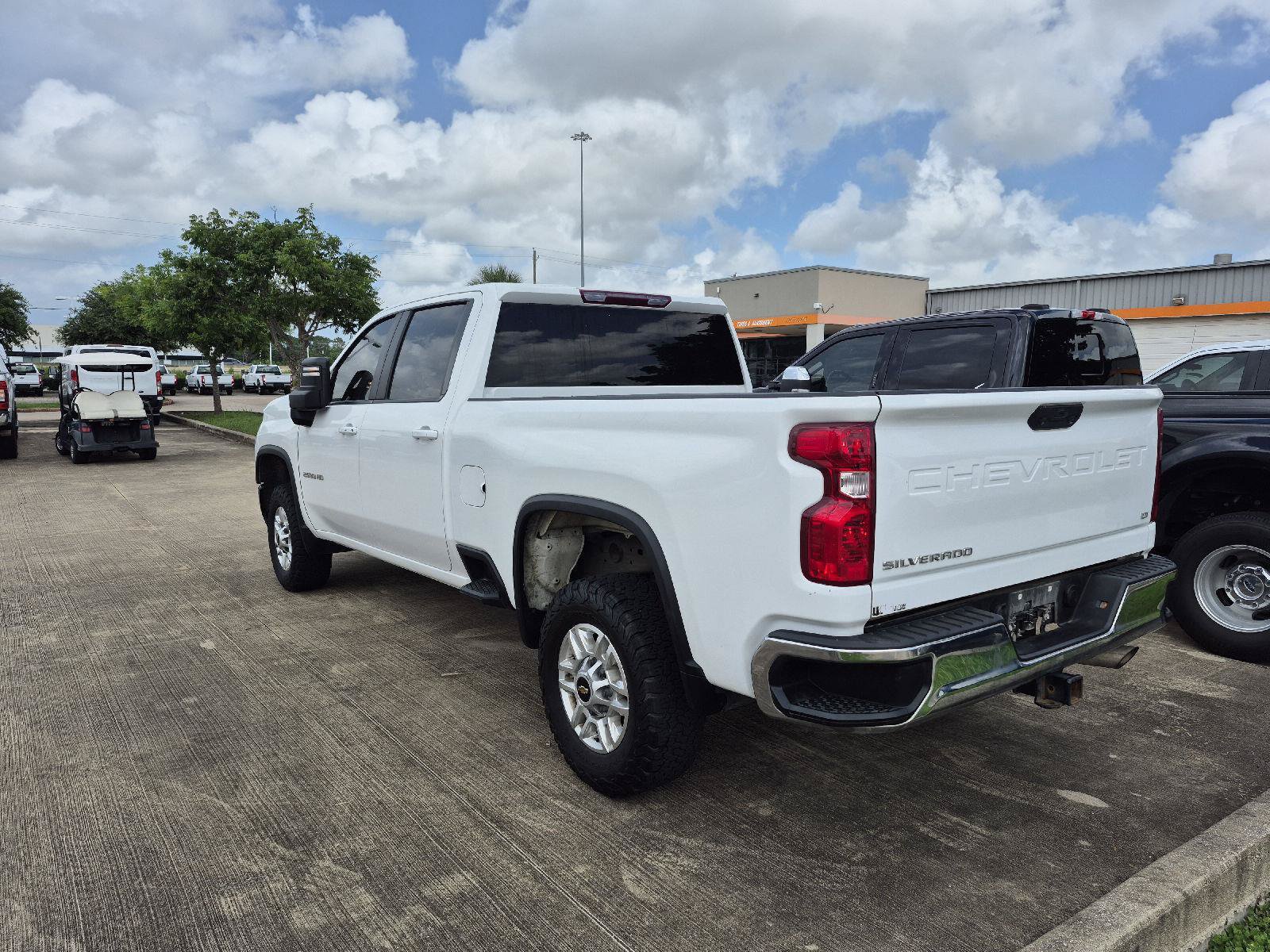 Used 2024 Chevrolet Silverado 2500 LT w/ Convenience Package AWD/4WD image 4