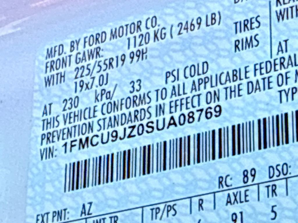 Certified 2025 Ford Escape Platinum w/ Class II Trailer Tow Package image 33