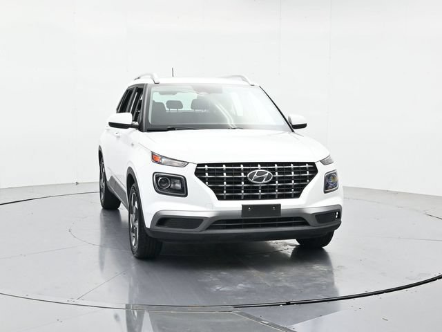 Used 2024 Hyundai Venue SEL FWD image 4