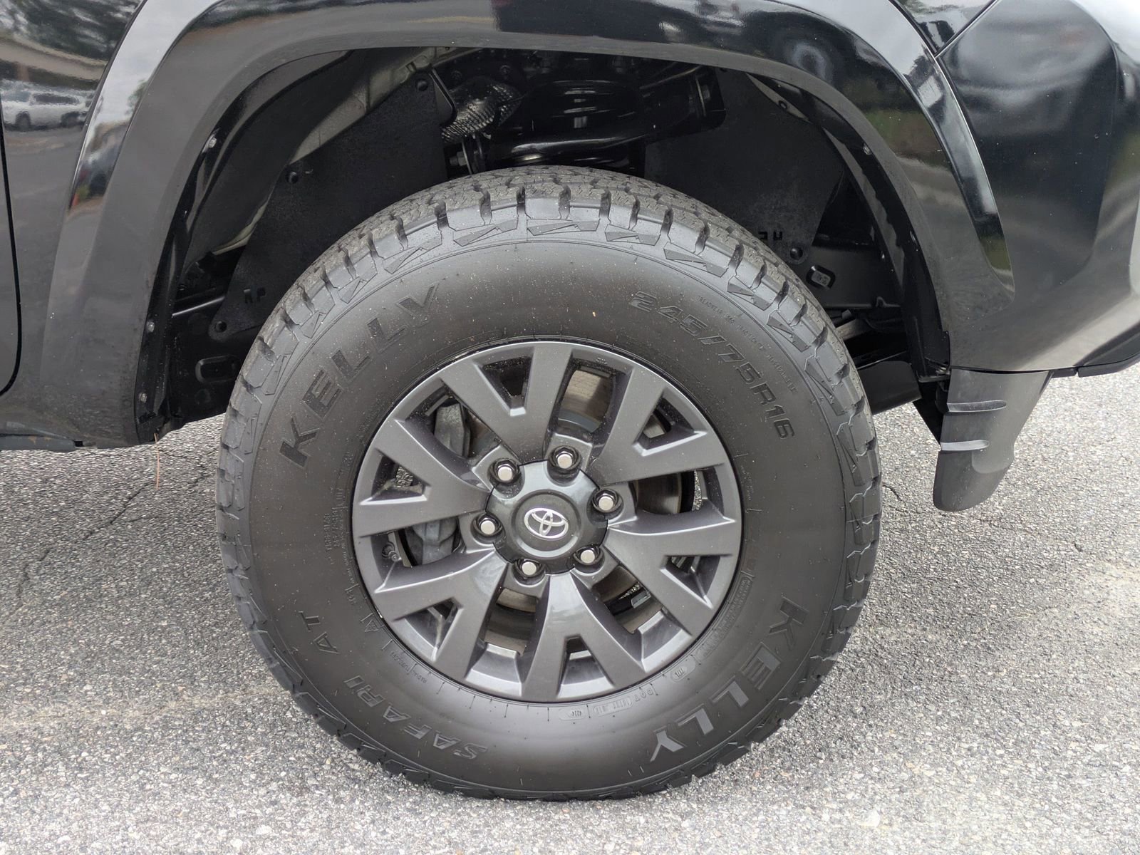 Used 2021 Toyota Tacoma SR5 AWD/4WD image 6