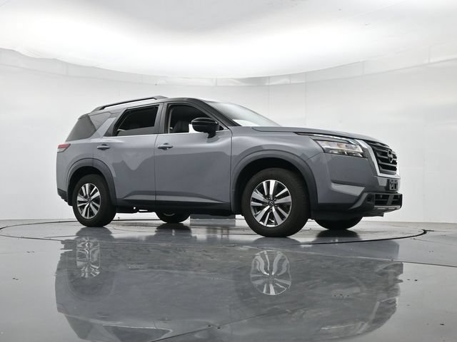 Used 2024 Nissan Pathfinder SL AWD/4WD image 37