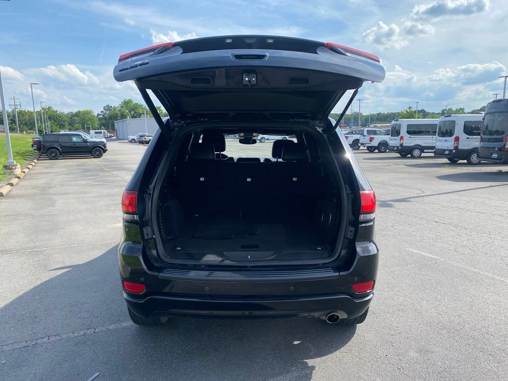 Used 2020 Jeep Grand Cherokee Altitude AWD/4WD image 9