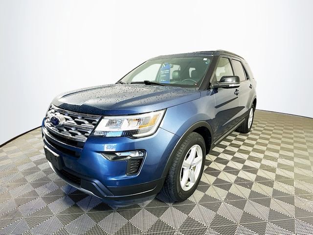 Certified 2018 Ford Explorer XLT w/ Equipment Group 202A FWD image 7