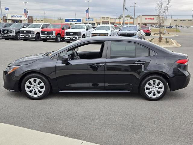 Used 2023 Toyota Corolla LE image 8