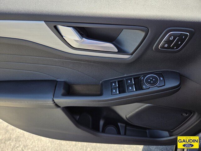 Certified 2023 Ford Escape Platinum w/ Premium Technology Package AWD/4WD image 18