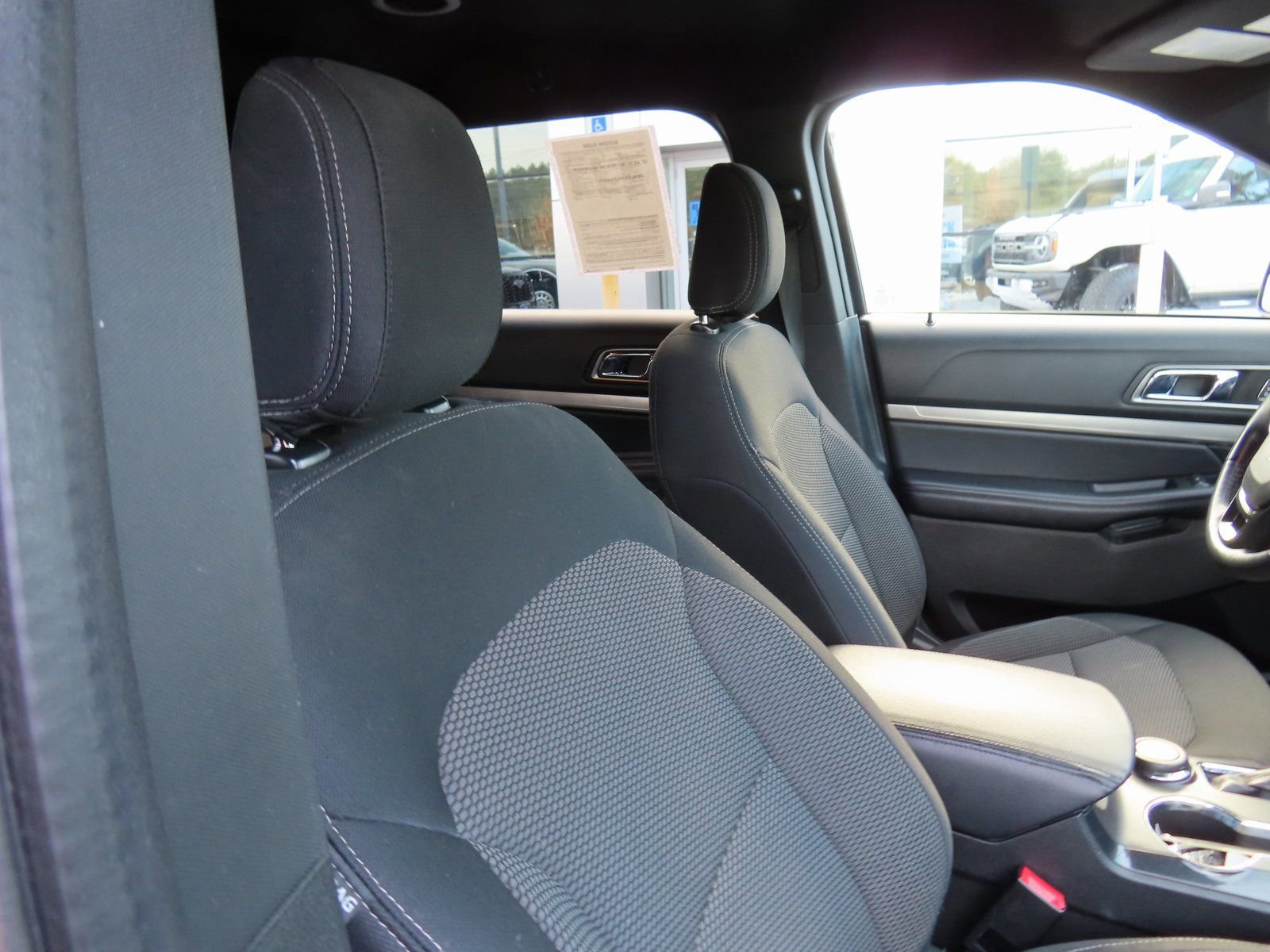 Certified 2018 Ford Explorer XLT w/ Equipment Group 201A image 28