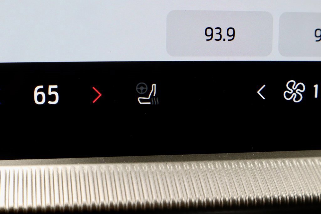 Certified 2025 Ford Explorer ST image 11