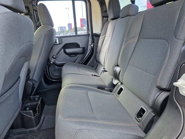 Used 2024 Jeep Gladiator Sport AWD/4WD image 12