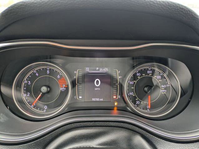Used 2019 Jeep Cherokee Latitude Plus AWD/4WD image 18