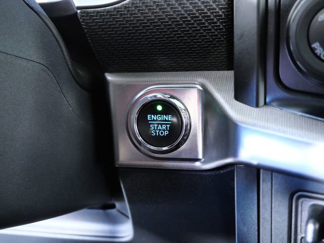 Certified 2022 Ford F150 Raptor w/ Equipment Group 801A High image 27