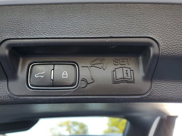 Certified 2022 Ford Explorer Limited w/ Equipment Group 301A image 9