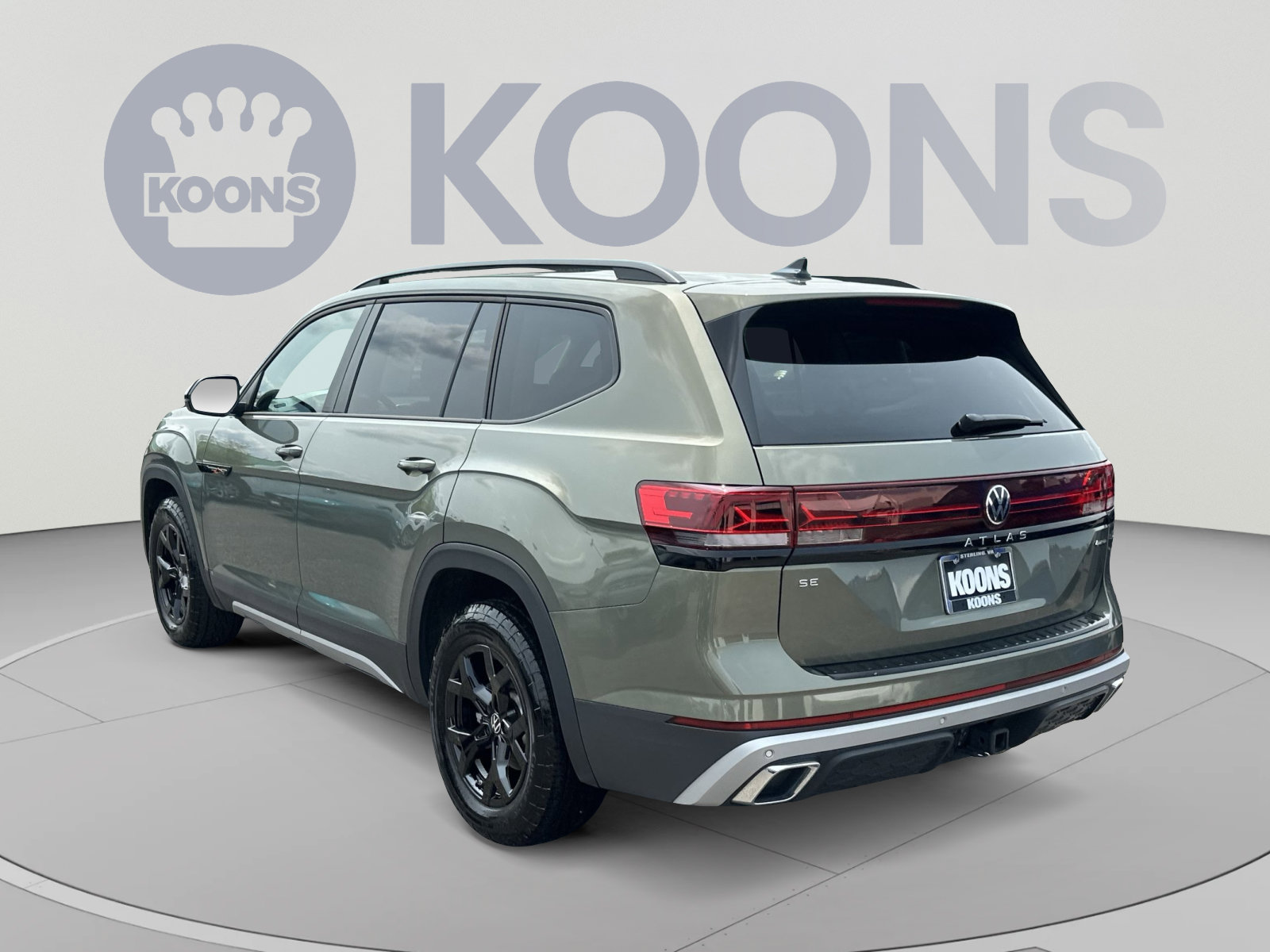 Used 2025 Volkswagen Atlas Peak Edition SE AWD/4WD image 8