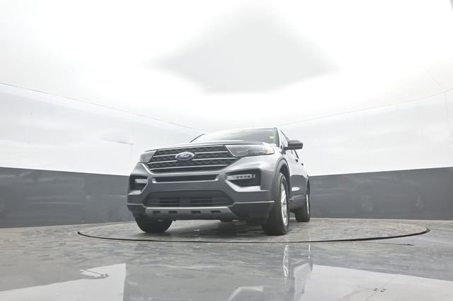 Certified 2022 Ford Explorer XLT w/ Equipment Group 202A image 29