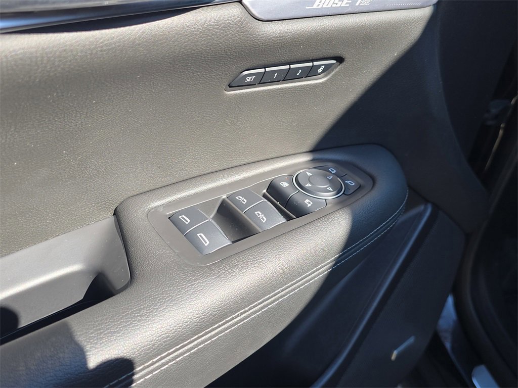 Used 2023 Cadillac XT6 Premium Luxury w/ Technology Package image 18