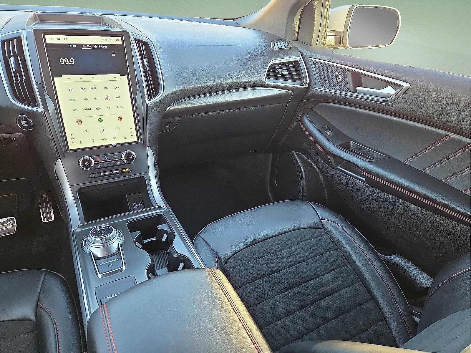 Certified 2024 Ford Edge ST-Line w/ Class II Trailer Tow Package image 12