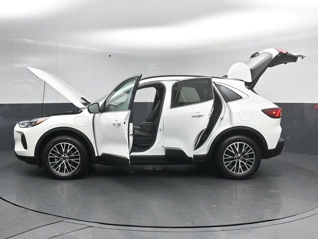 Certified 2024 Ford Escape SE w/ PHEV Premium Package image 53