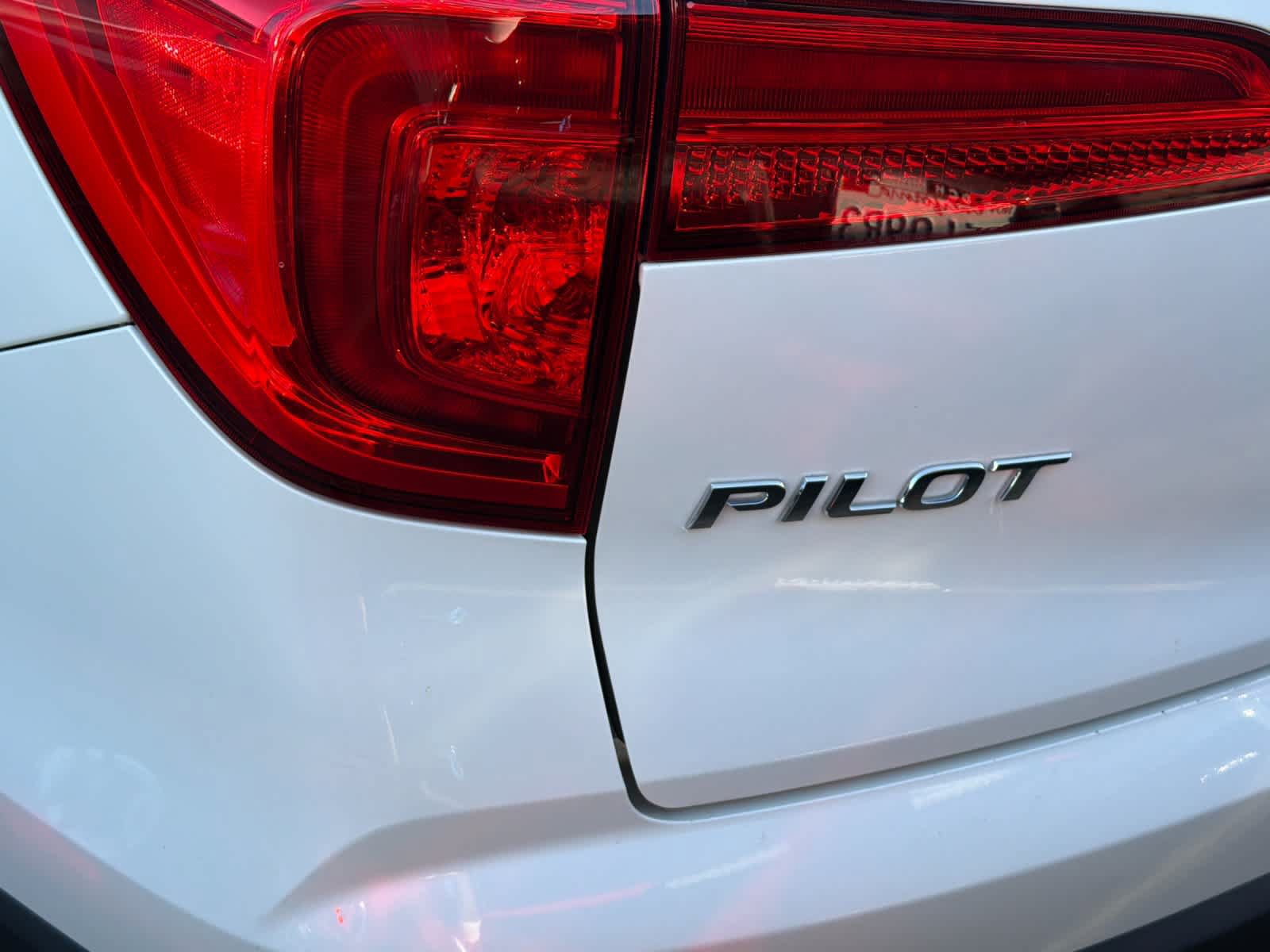 Used 2017 Honda Pilot EX-L image 10