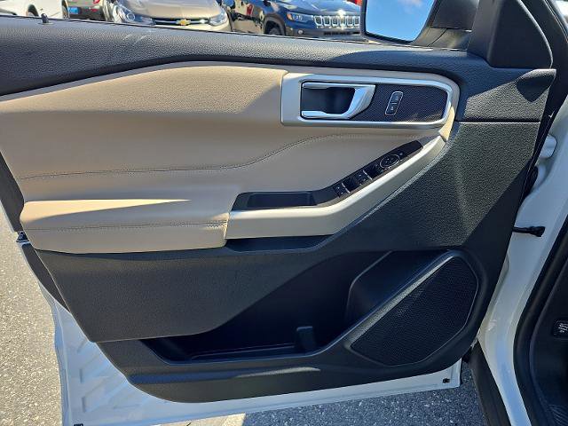 Certified 2022 Ford Explorer XLT w/ Equipment Group 202A AWD/4WD image 13