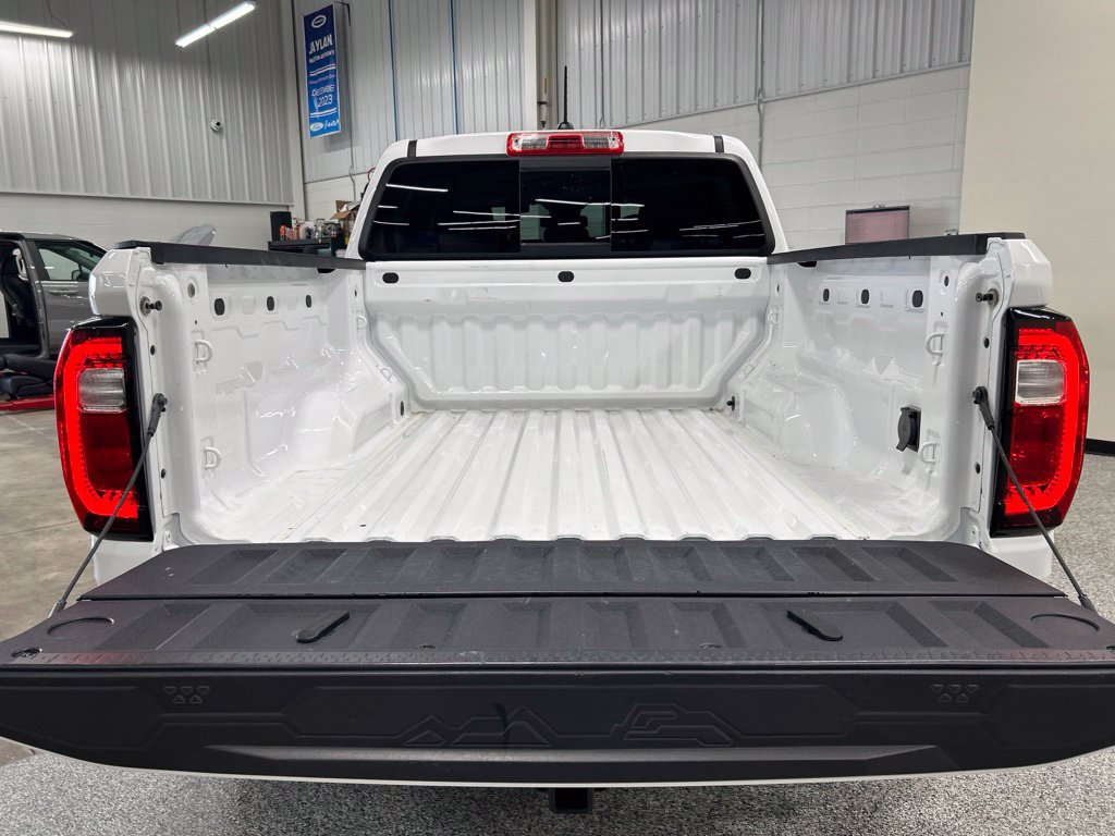 Used 2024 GMC Canyon AT4 w/ Canyon Safety Plus Package AWD/4WD image 27