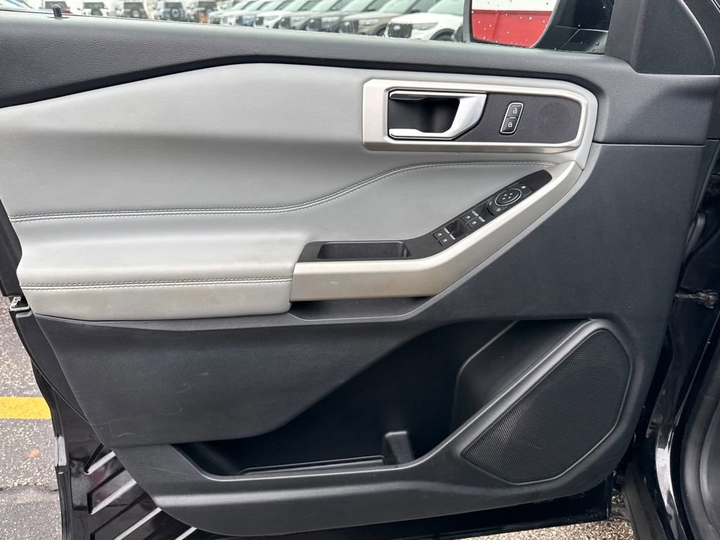 Certified 2022 Ford Explorer XLT w/ Equipment Group 202A image 17