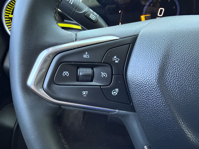 Used 2024 Chevrolet Trax LT w/ LT Convenience Package FWD image 13