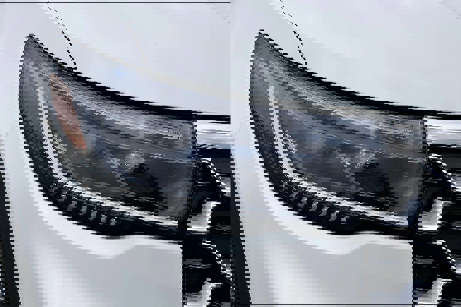 Certified 2025 Ford Explorer Platinum AWD/4WD image 28