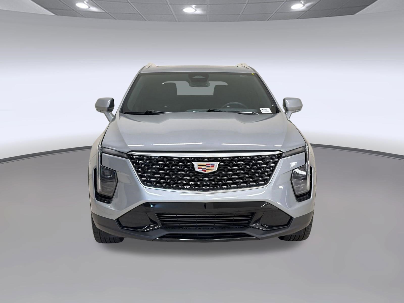 Used 2024 Cadillac XT4 Premium Luxury w/ Cold Weather Package FWD image 6