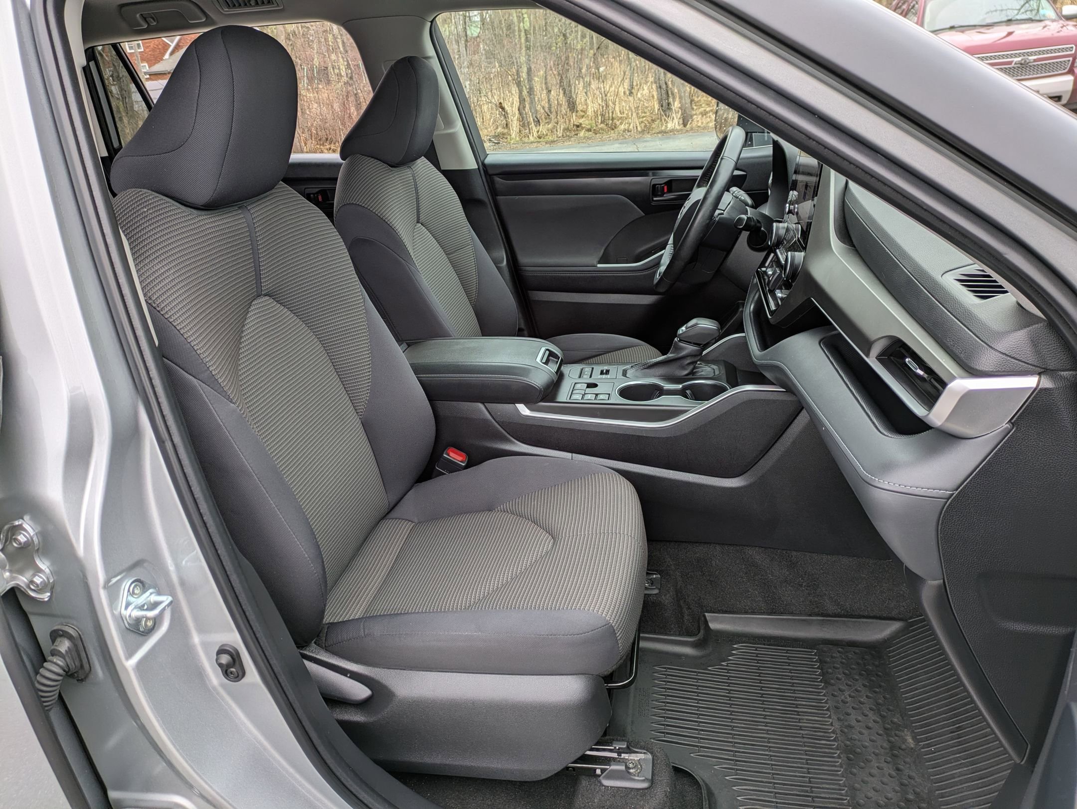 Used 2023 Toyota Highlander LE AWD/4WD image 21