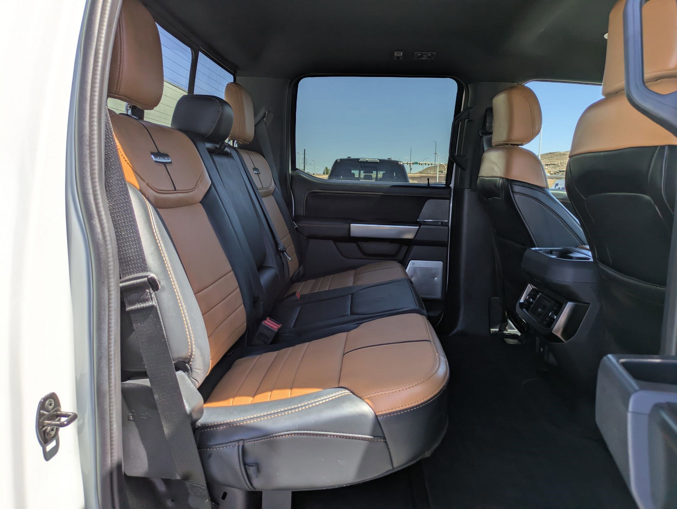 Certified 2023 Ford F250 Platinum w/ FX4 Off-Road Package AWD/4WD image 31