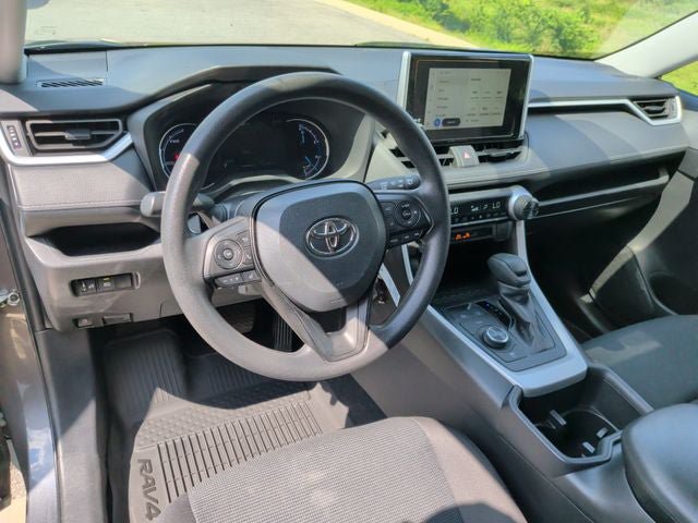 Used 2025 Toyota RAV4 LE AWD/4WD image 15