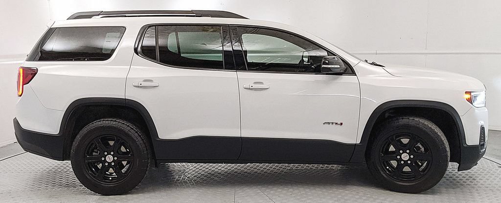 Used 2023 GMC Acadia AT4 w/ Technology Package AWD/4WD image 2