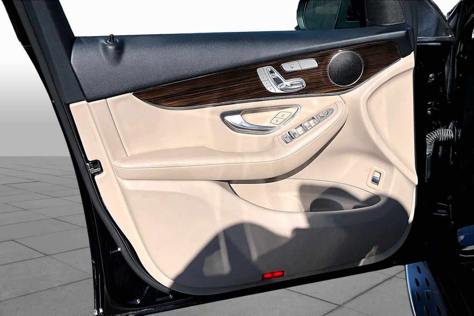 Used 2021 Mercedes-Benz GLC 300 image 22