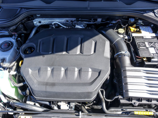 Used 2024 Volkswagen Golf R AWD/4WD image 25