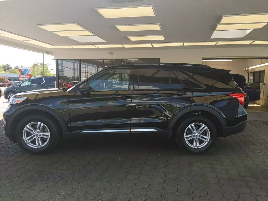 Certified 2023 Ford Explorer XLT w/ Equipment Group 202A AWD/4WD image 11