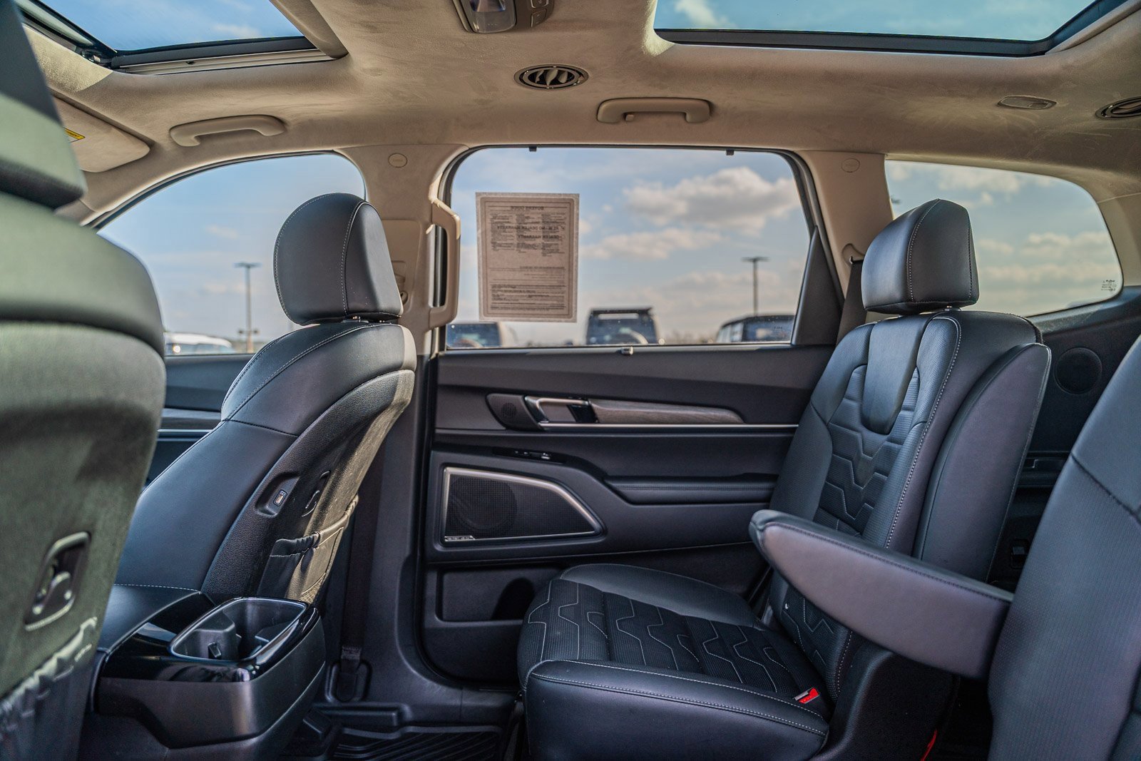 Used 2022 Kia Telluride SX w/ SX Prestige Package image 17