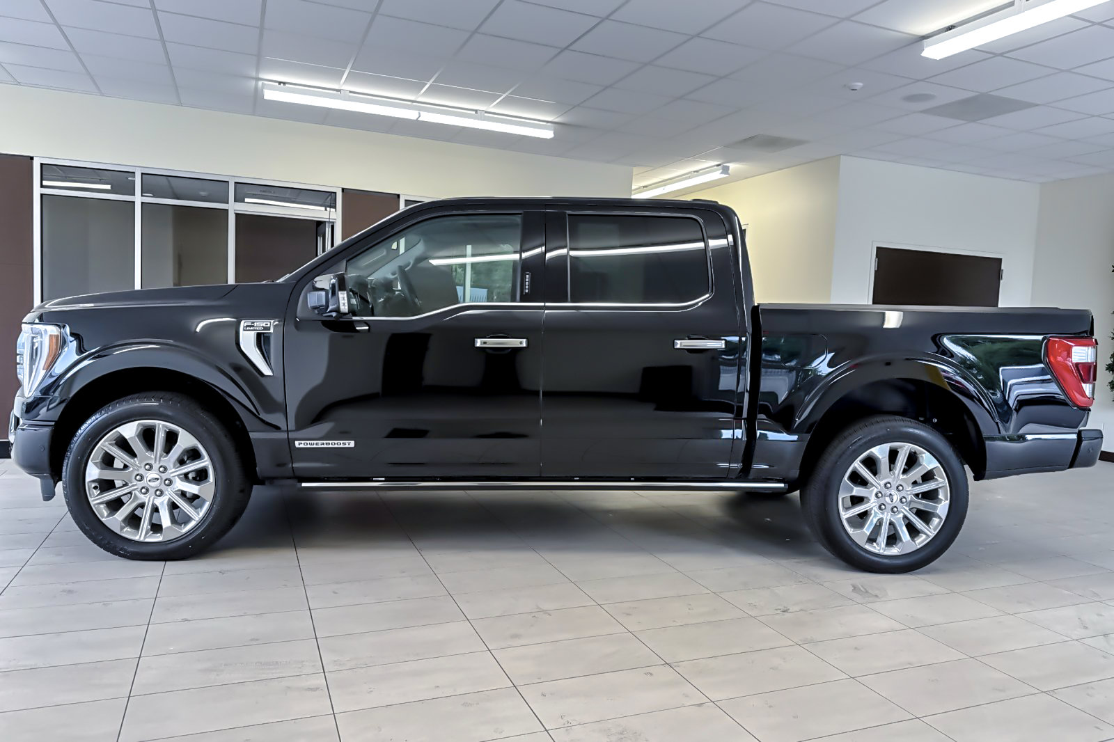 Certified 2022 Ford F150 Limited AWD/4WD image 7