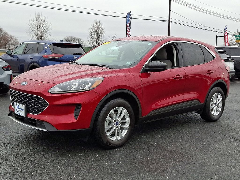 Certified 2022 Ford Escape SE w/ Convenience Package image 3