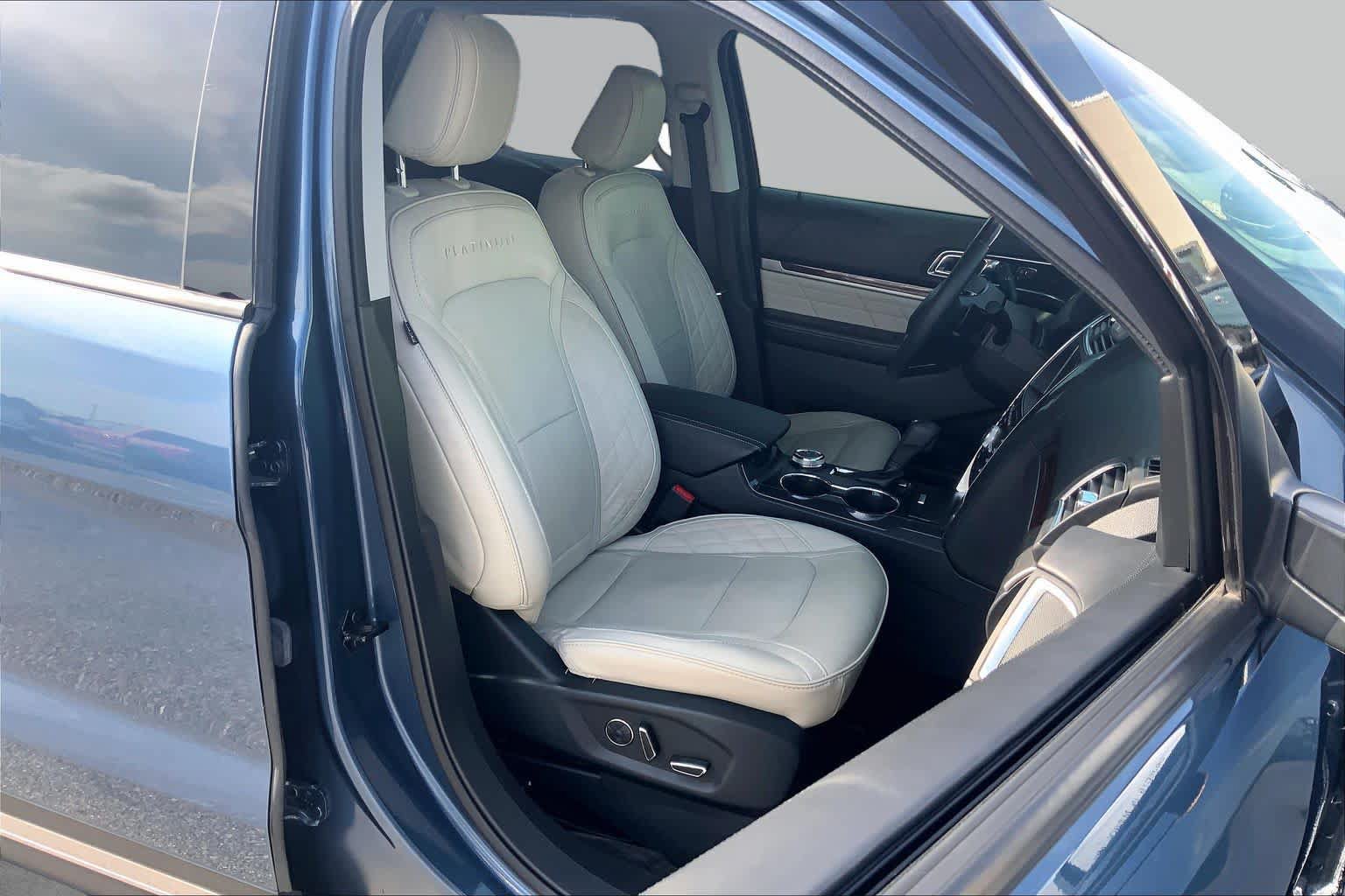 Certified 2018 Ford Explorer Platinum AWD/4WD image 9