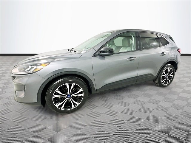 Certified 2022 Ford Escape SE w/ SE Sport Appearance Package image 2