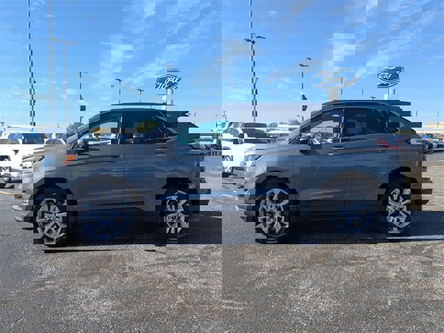 Certified 2023 Ford Edge Titanium image 4