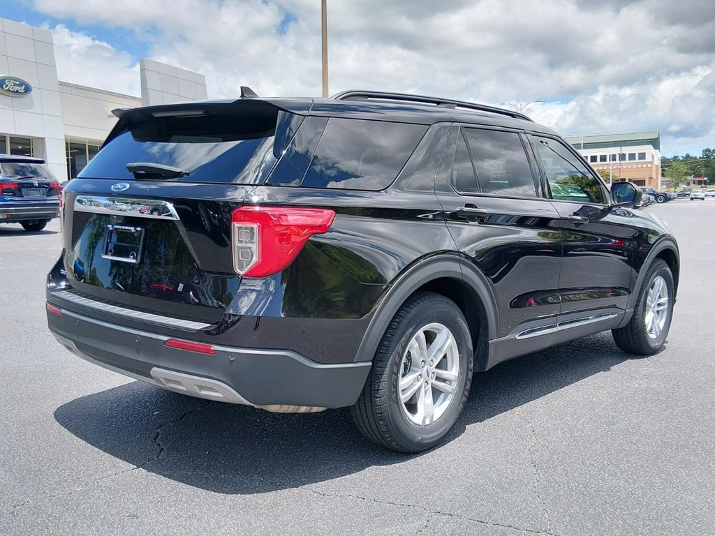 Certified 2023 Ford Explorer XLT w/ Equipment Group 202A RWD image 4