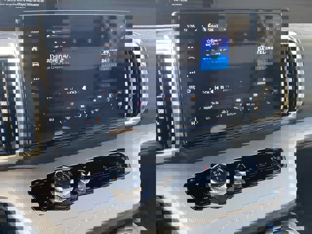 Certified 2025 Ford Expedition Active image 24