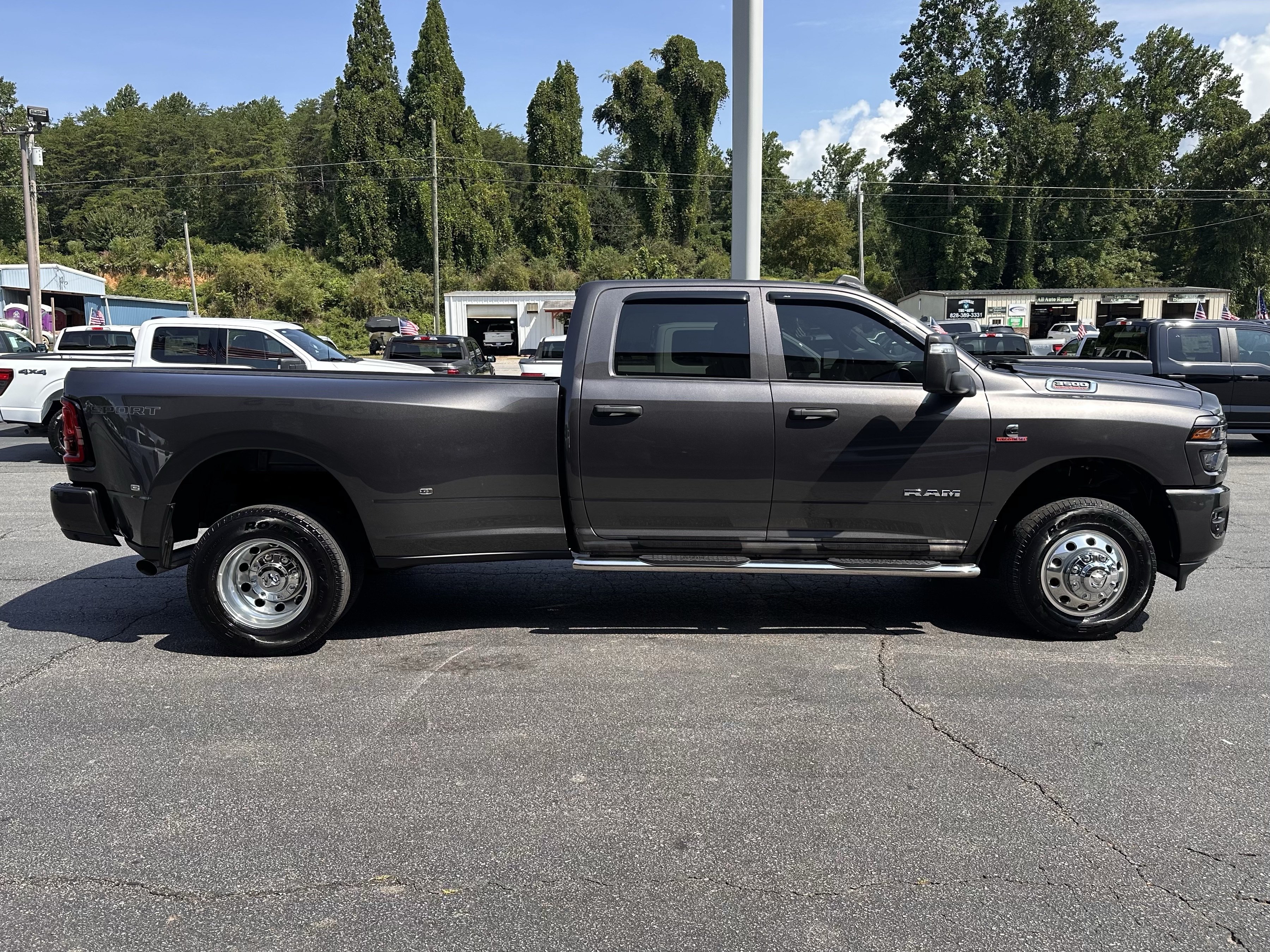 Used 2025 RAM 3500 Big Horn AWD/4WD image 5