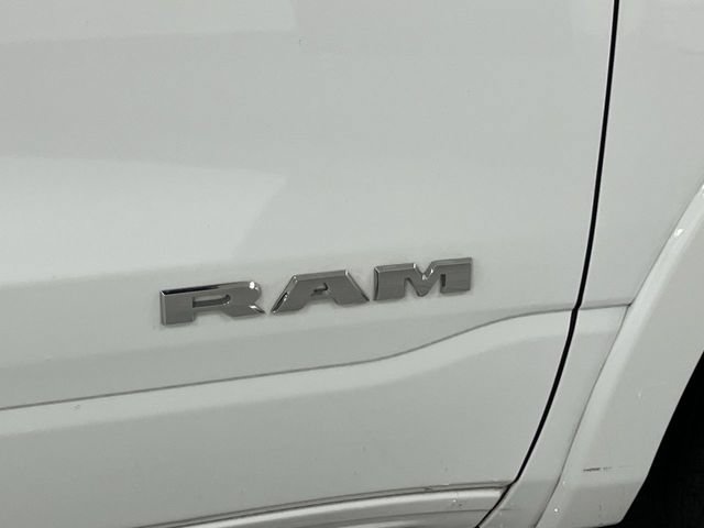 Used 2025 RAM 1500 Laramie AWD/4WD image 7