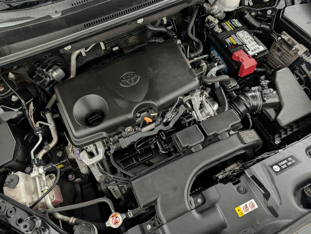 Used 2020 Toyota RAV4 XLE AWD/4WD image 7