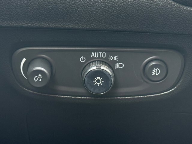 Used 2023 Buick Encore GX Select w/ Sport Touring Package FWD image 11