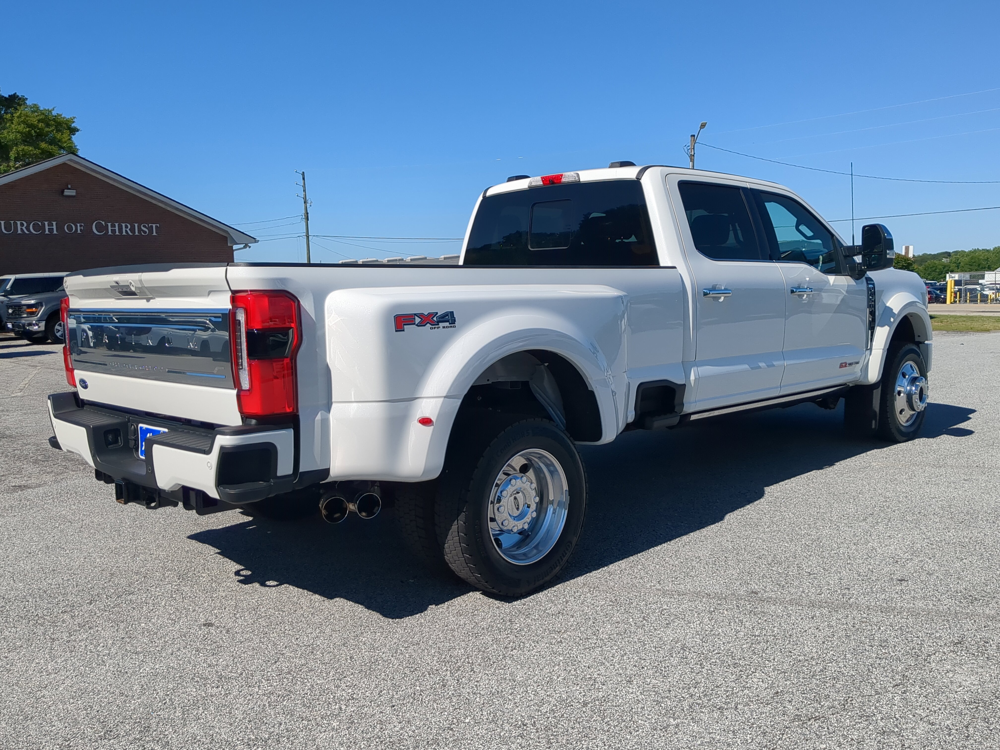 Certified 2024 Ford F450 Platinum w/ FX4 Off-Road Package AWD/4WD image 3