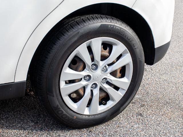 Used 2023 Kia Soul LX image 6