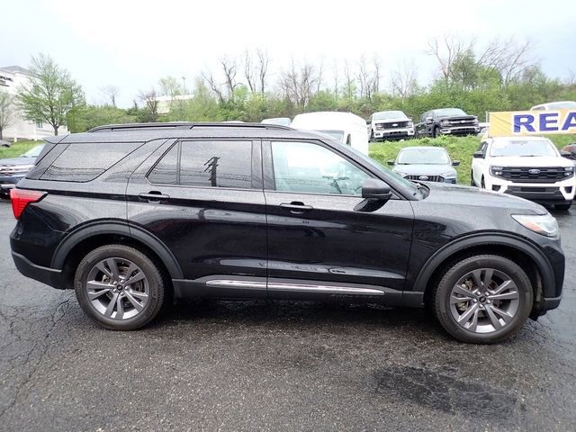 Certified 2025 Ford Explorer Active w/ Active Comfort Package AWD/4WD image 2